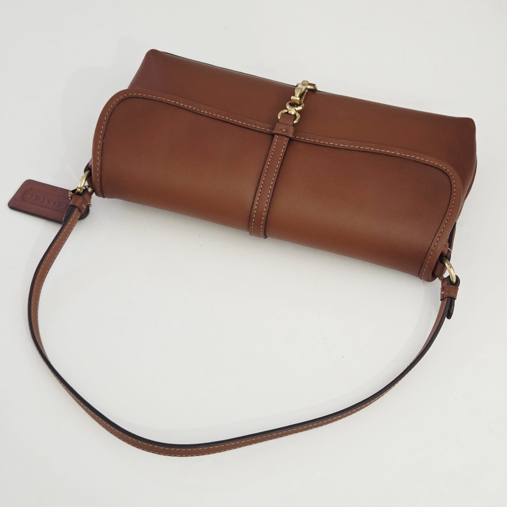 LIKE NEW COACH HAMPTONS 1941 SADDLE BAG BROWN WITH BRASS HARDWARE - Picture 10 of 12